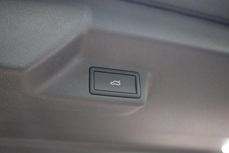 Vehicle Image 26