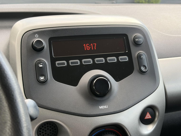 Vehicle Image 22
