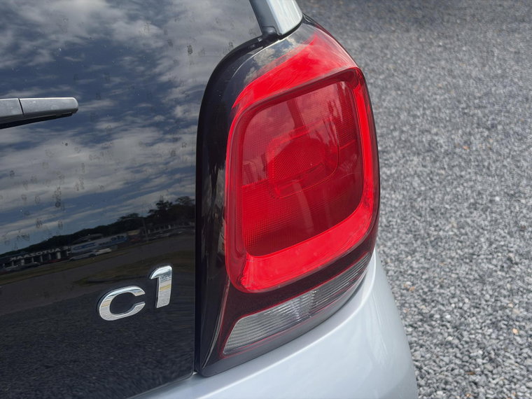 Vehicle Image 33