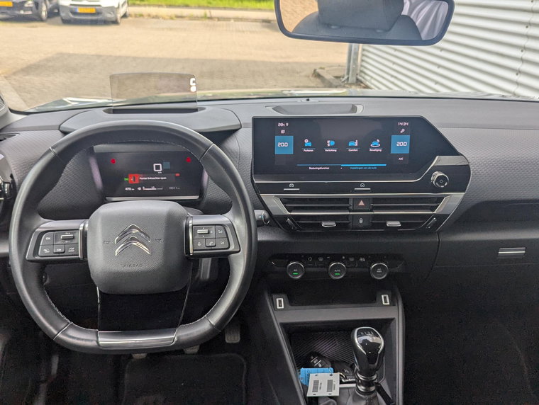 Vehicle Image 32