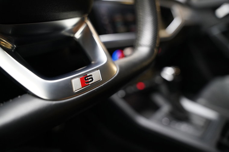 Vehicle Image 20