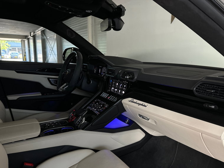 Vehicle Image 40