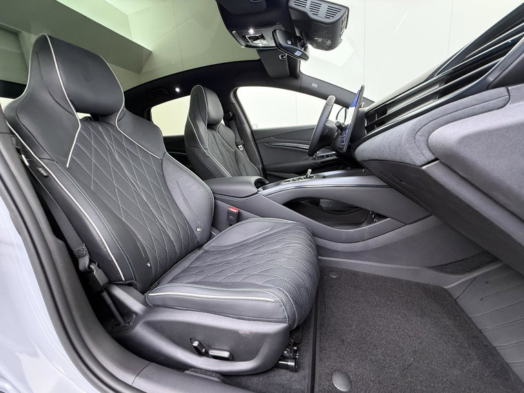 Vehicle Image 33