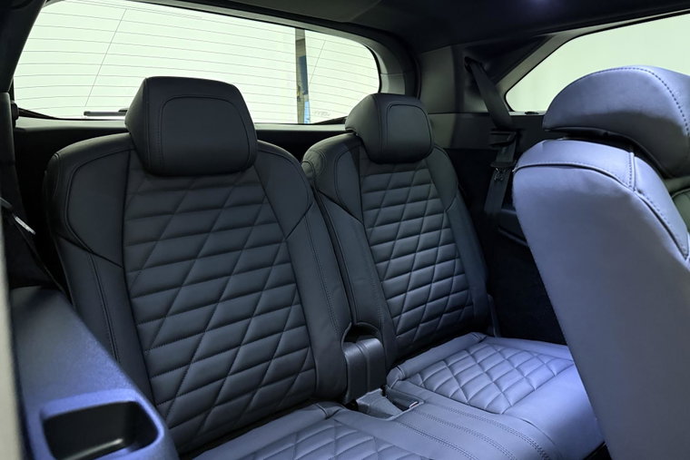 Vehicle Image 20
