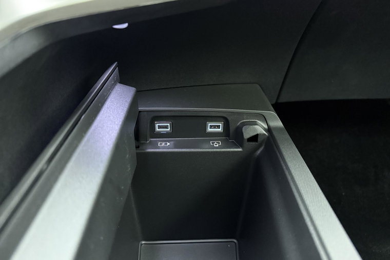 Vehicle Image 40