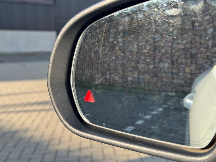 Vehicle Image 26