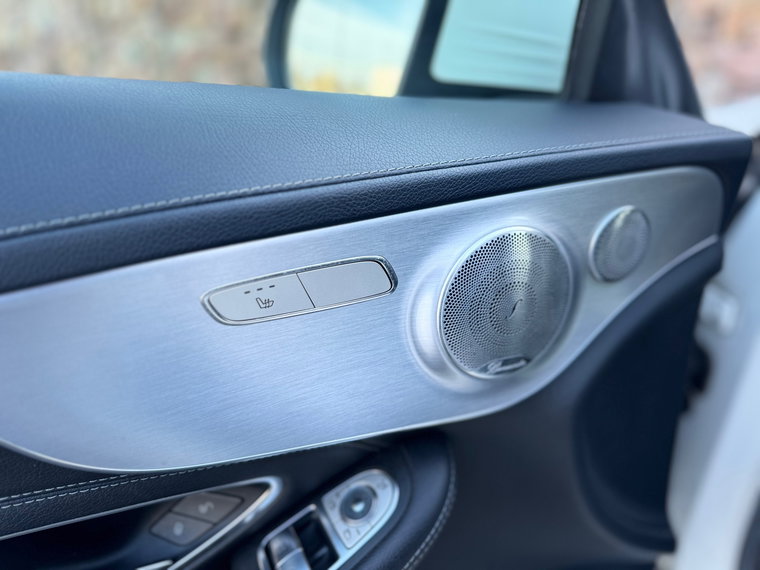 Vehicle Image 27