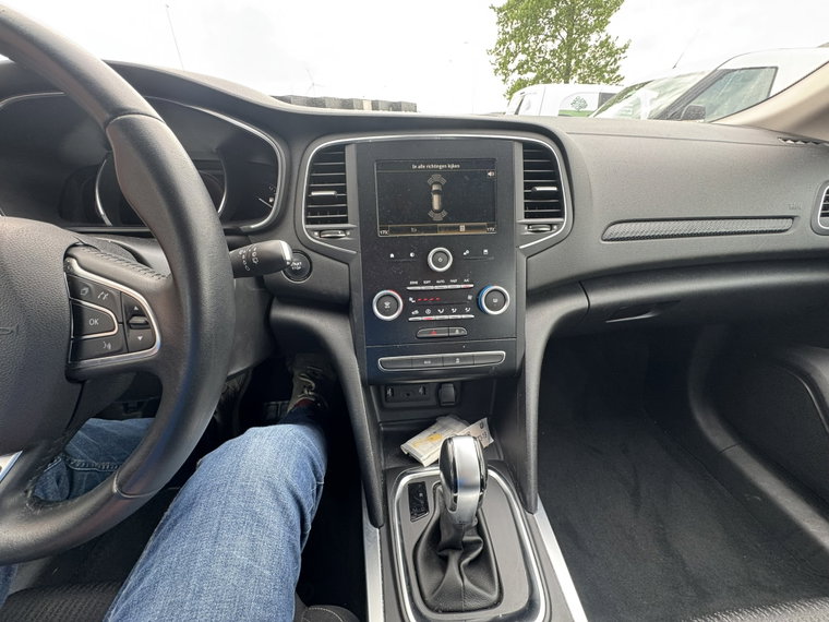 Vehicle Image 16