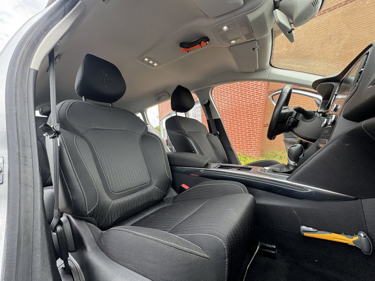 Vehicle Image 30