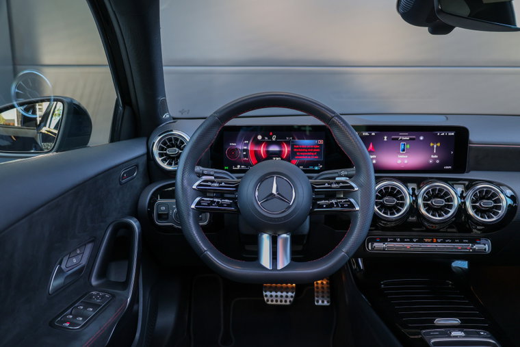 Vehicle Image 22