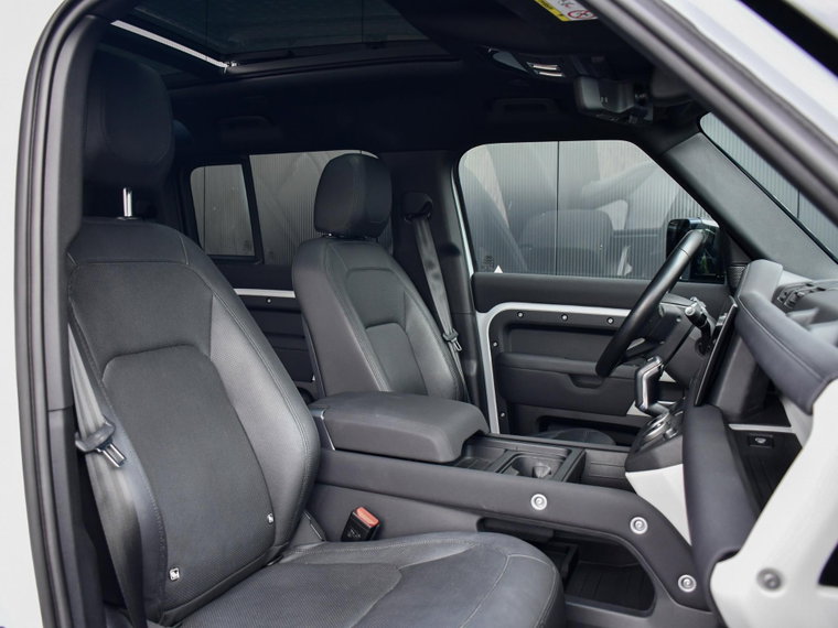 Vehicle Image 8