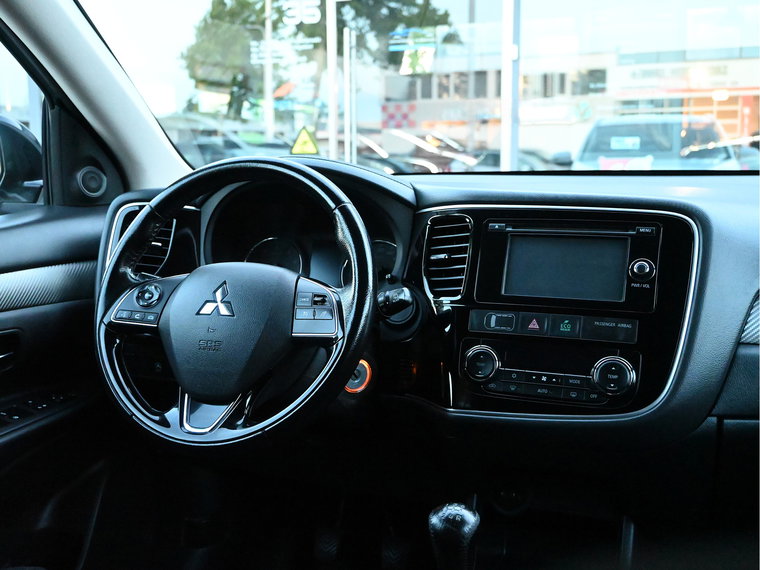 Vehicle Image 17