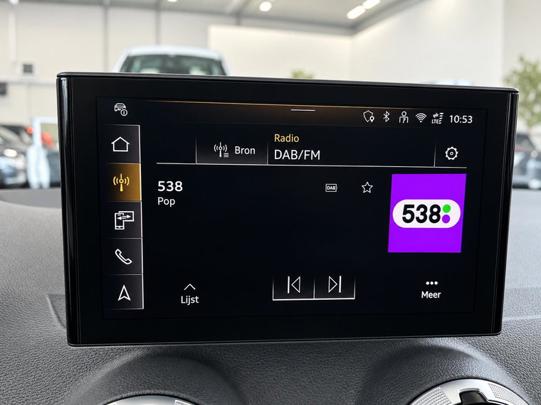 Vehicle Image 28