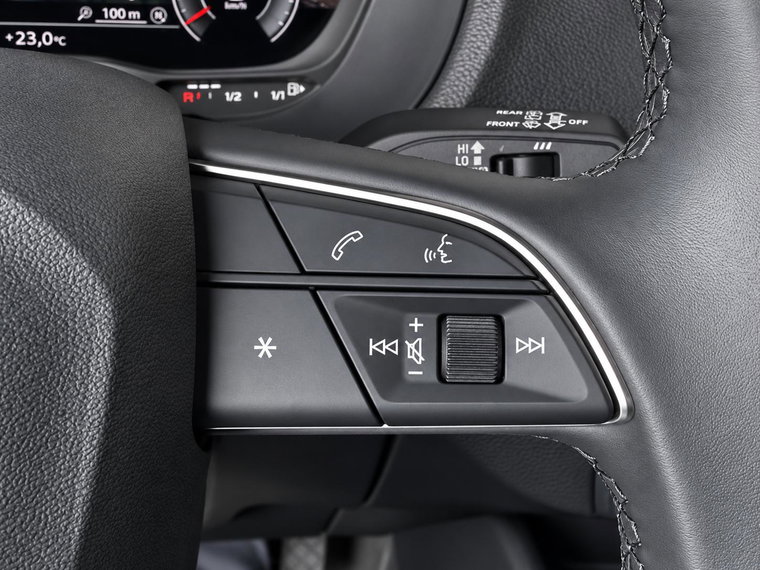 Vehicle Image 32