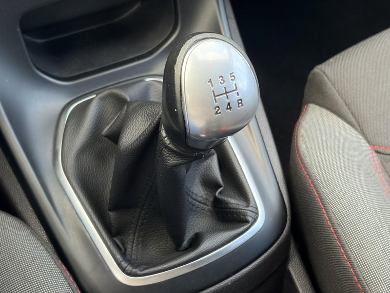 Vehicle Image 26