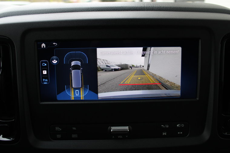 Vehicle Image 19