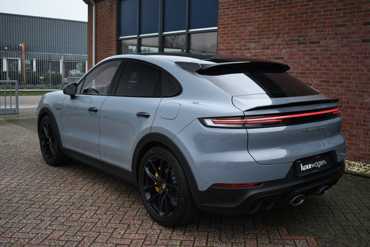 Vehicle Image 52