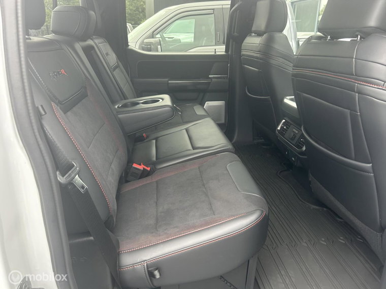 Vehicle Image 33