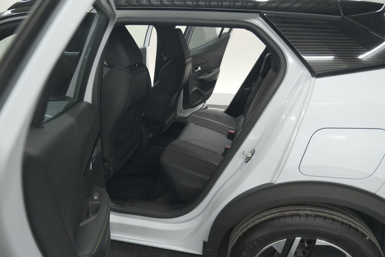 Vehicle Image 33