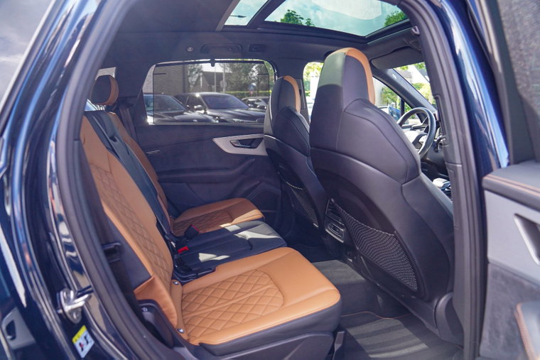 Vehicle Image 22