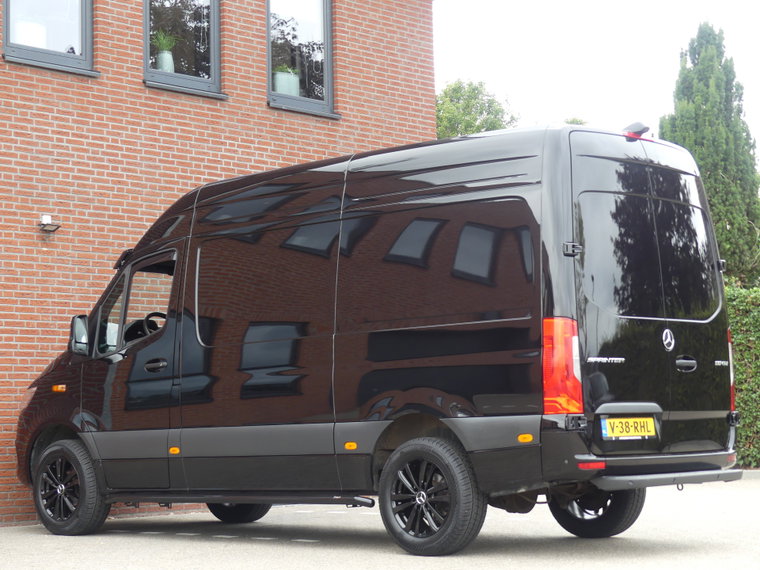 Vehicle Image 27