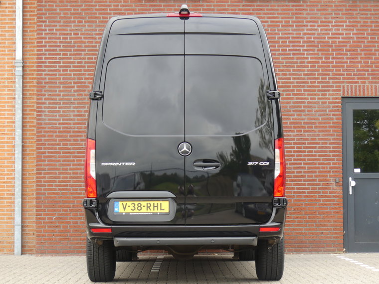 Vehicle Image 28