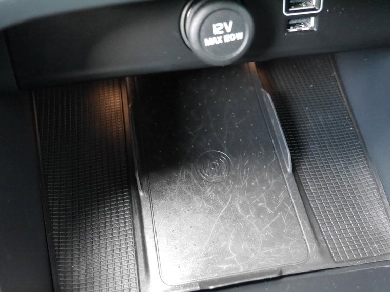 Vehicle Image 25