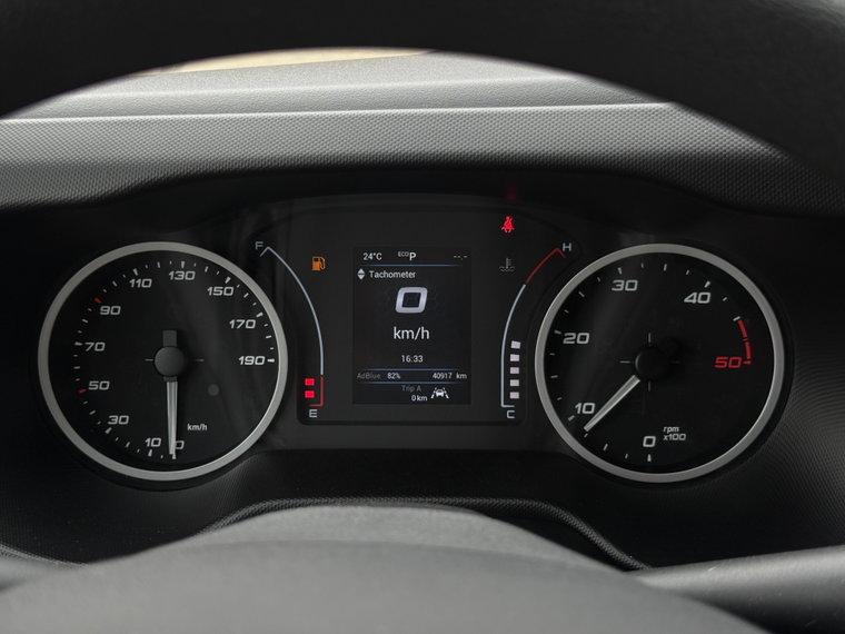 Vehicle Image 30
