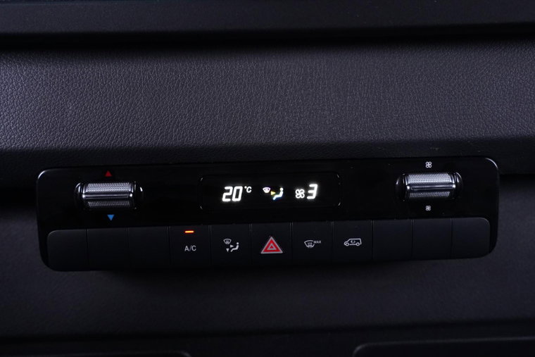 Vehicle Image 38