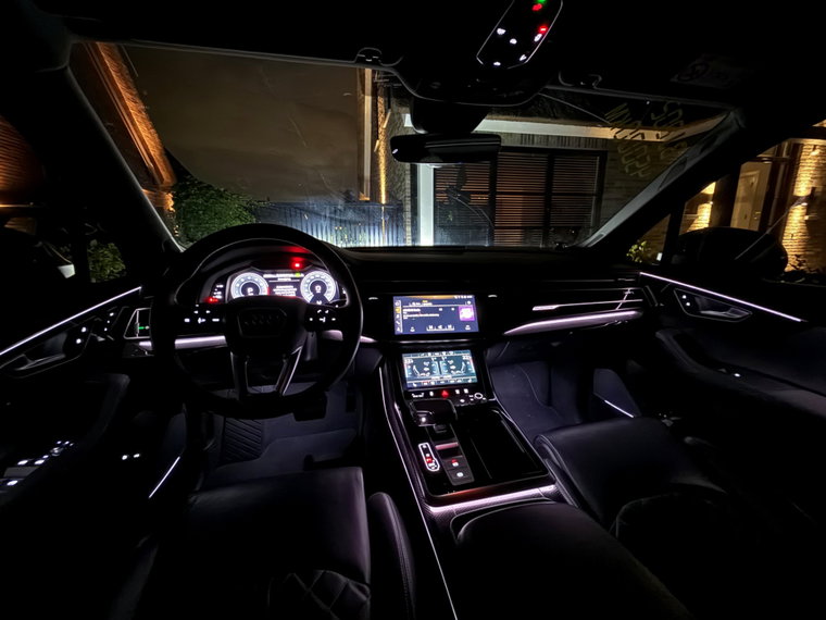 Vehicle Image 12