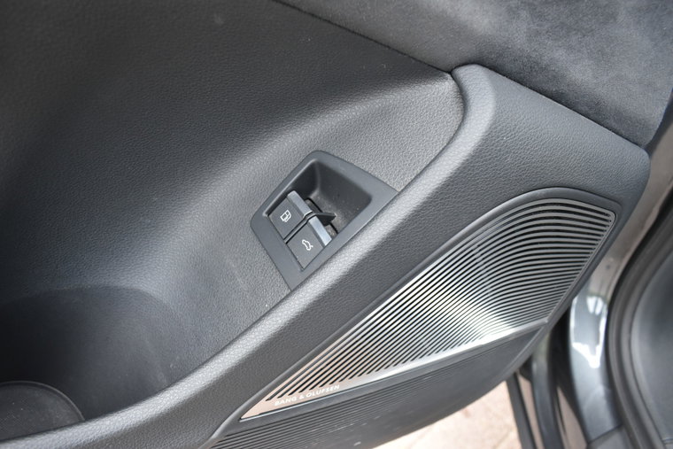 Vehicle Image 36
