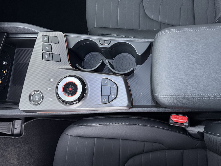 Vehicle Image 32