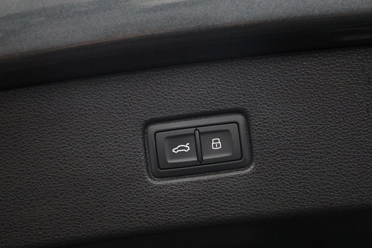 Vehicle Image 26