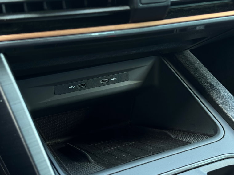 Vehicle Image 36