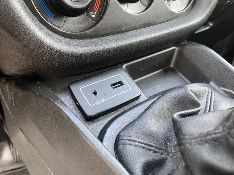 Vehicle Image 32