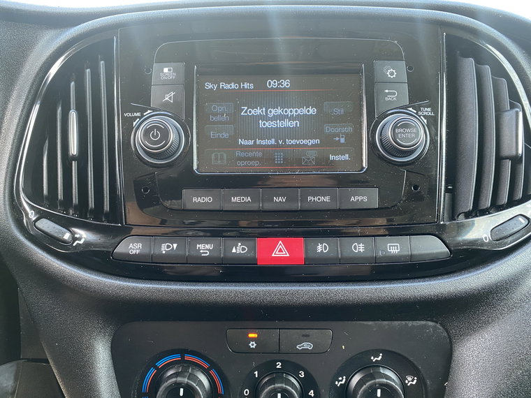 Vehicle Image 35