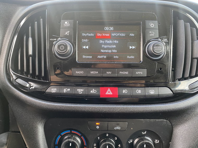 Vehicle Image 37