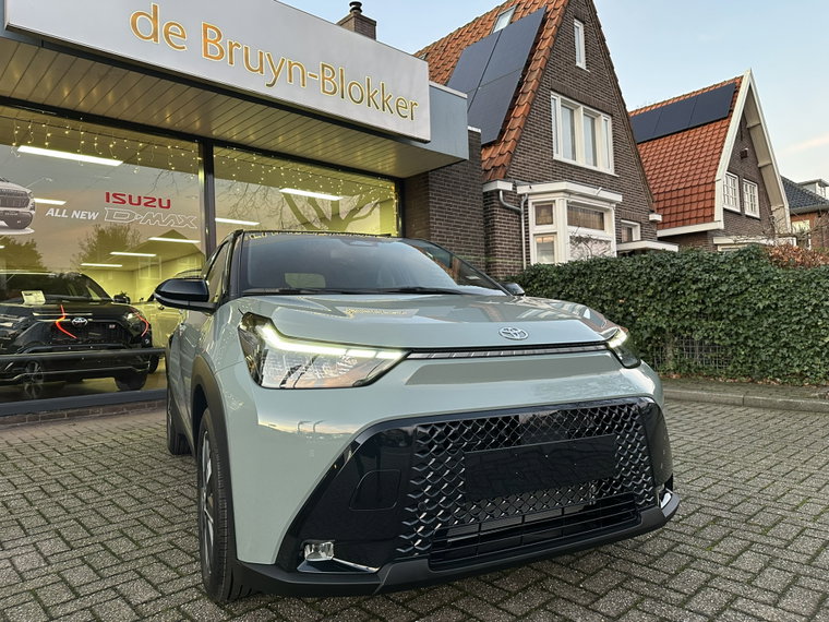 Vehicle Image 12