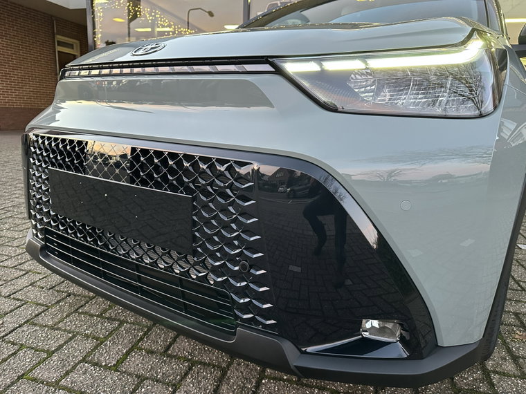 Vehicle Image 15
