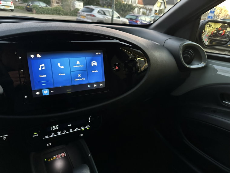 Vehicle Image 35