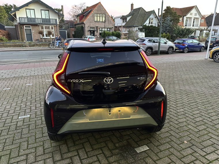 Vehicle Image 9
