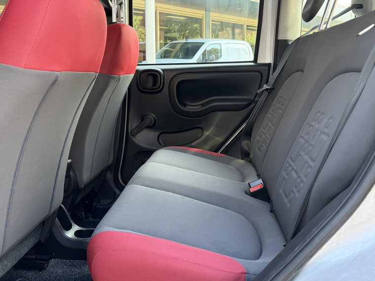 Vehicle Image 13