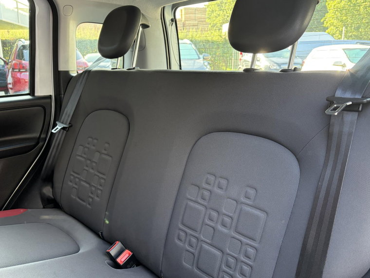 Vehicle Image 14