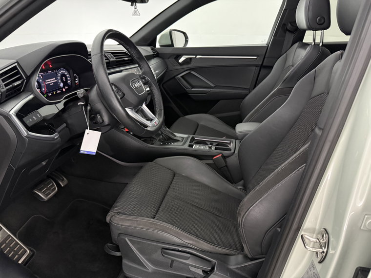 Vehicle Image 38