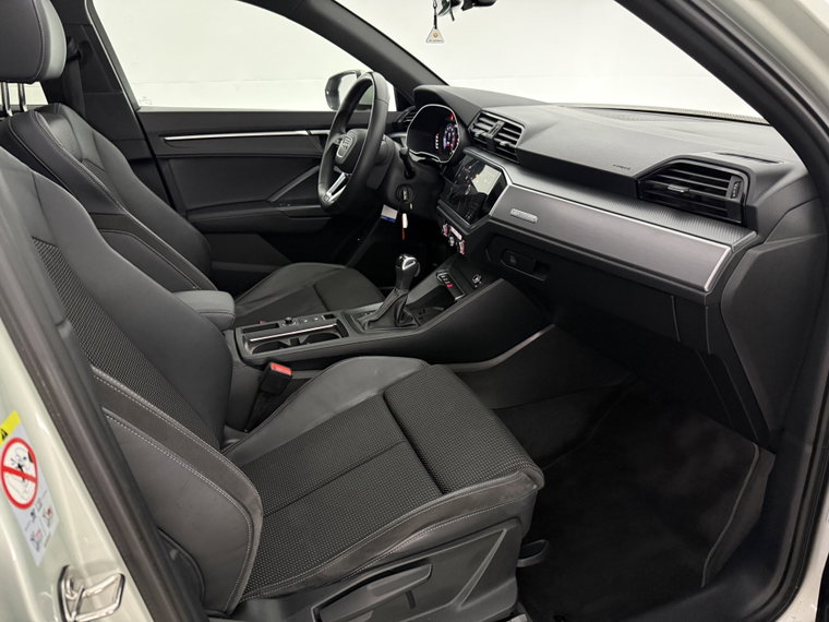 Vehicle Image 39