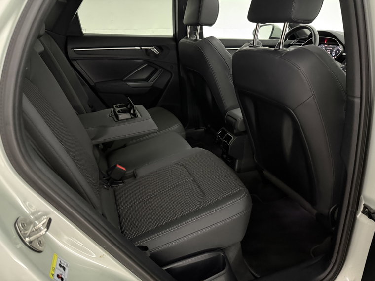Vehicle Image 40