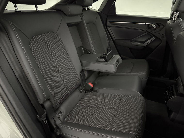 Vehicle Image 41