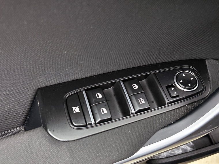 Vehicle Image 32