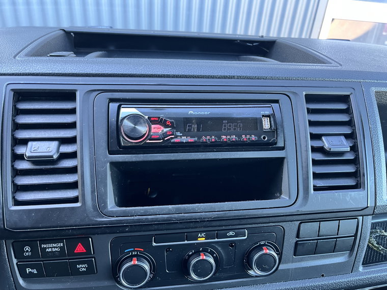 Vehicle Image 28