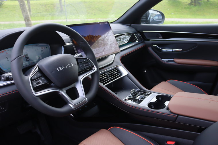 Vehicle Image 8